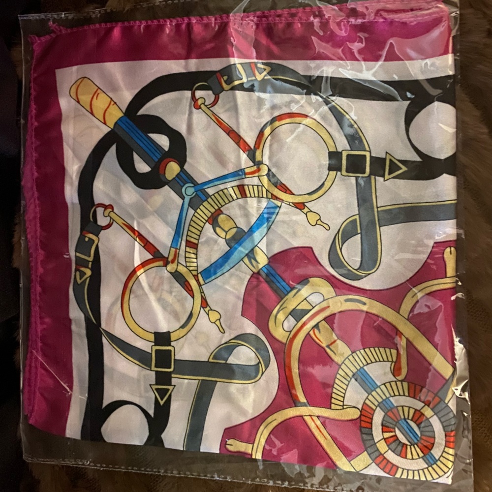 Multicolored scarf/twilly